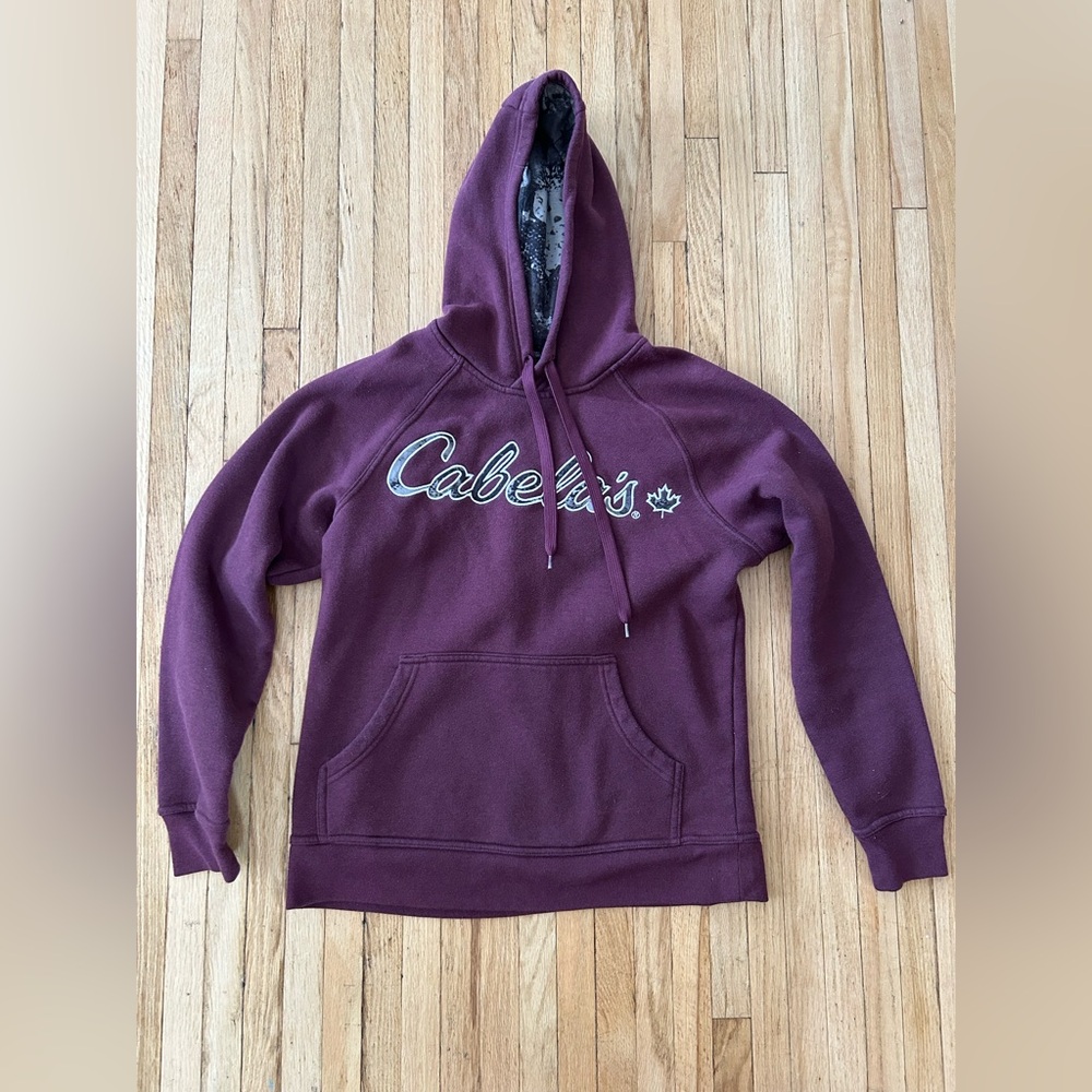 Cabela's Burgundy Hoodie with Patterned Lining